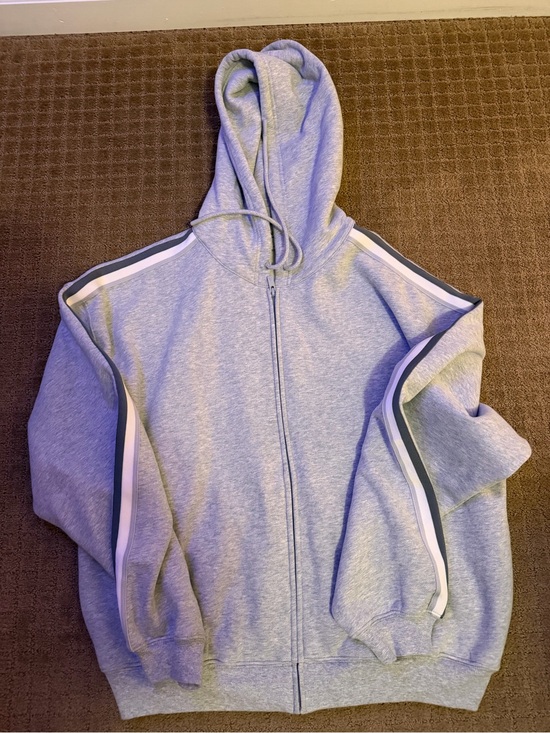 Aritzia Other - Aritzia Women’s Light Gray Mega Fit Full-Zip Hoodie Size M